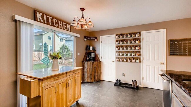 Building Photo - Charming Open Floor Plan Home