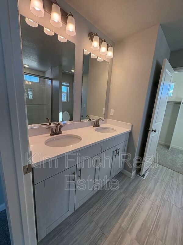 Building Photo - 56 E Portico Ln