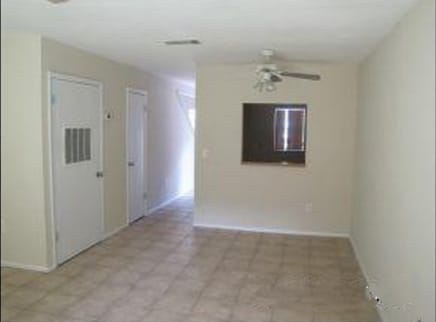 Building Photo - 3936 SW 26th Terrace