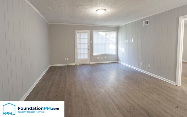 Building Photo - 2041 Dawson Ln