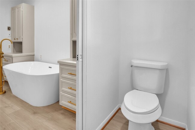 Building Photo - 108 Woodland Rd