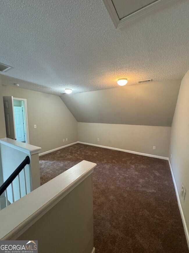 Building Photo - 520 Millbrook Villa Dr