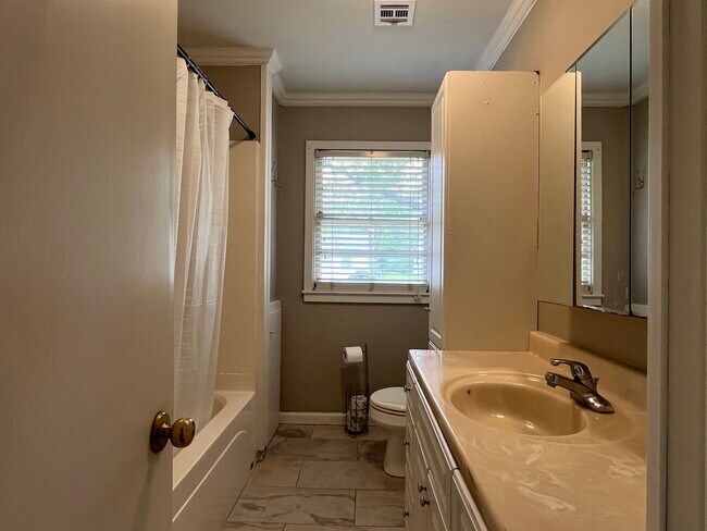 Bathroom - 2129 W Arrowhead Dr