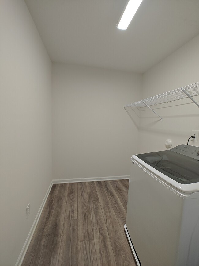 Building Photo - 756 Creekway Dr