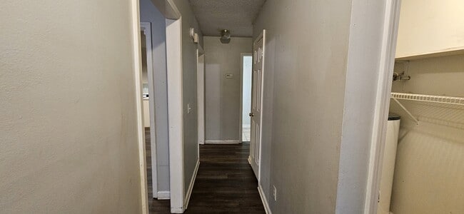 Building Photo - 211 Plantation Rd