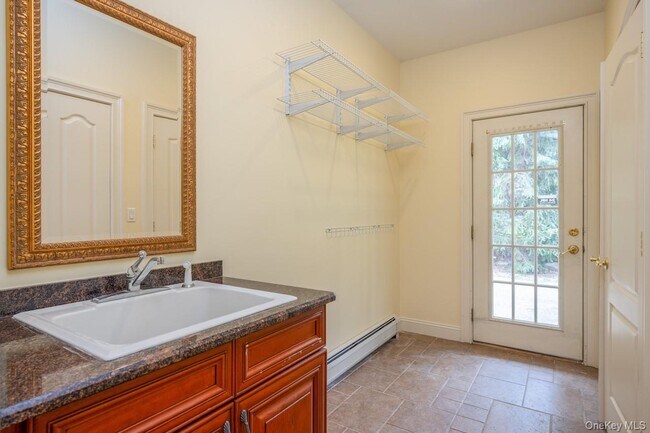 Building Photo - 23 Sandyfields Ln
