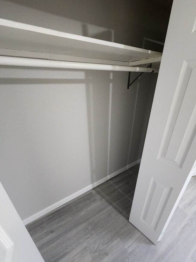 Building Photo - 205 Waverly Dr