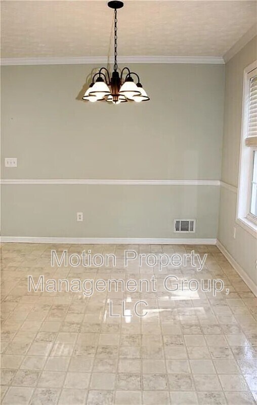 Building Photo - 861 Windward Rd