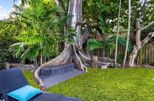 Building Photo - 260 NE 48th Terrace