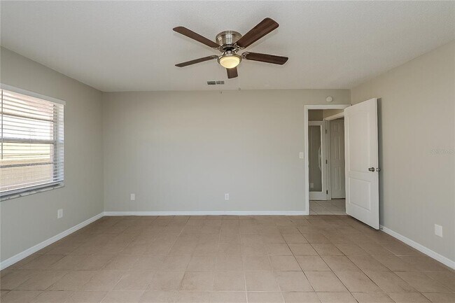 Building Photo - 3103 Apricot St