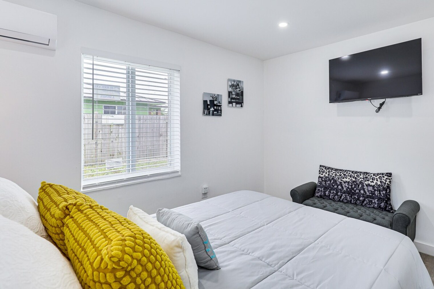 Building Photo - 12415 NW 20th Ct