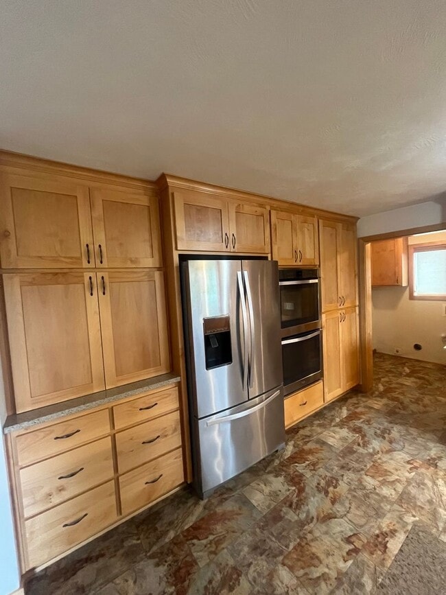 Building Photo - Country living just minutes from town!!! 3-Bed 2-Bath home