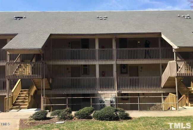 Primary Photo - 3083 Huntleigh Dr
