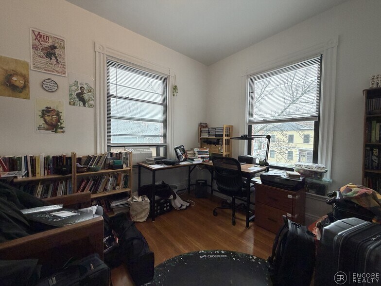 Building Photo - 16 Davis Ave