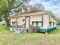 Building Photo - 1102 Dallas St