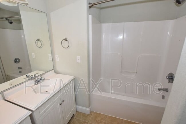 Building Photo - 4923 Krick St