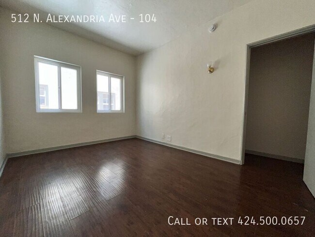 Building Photo - 512 Alexandria Ave