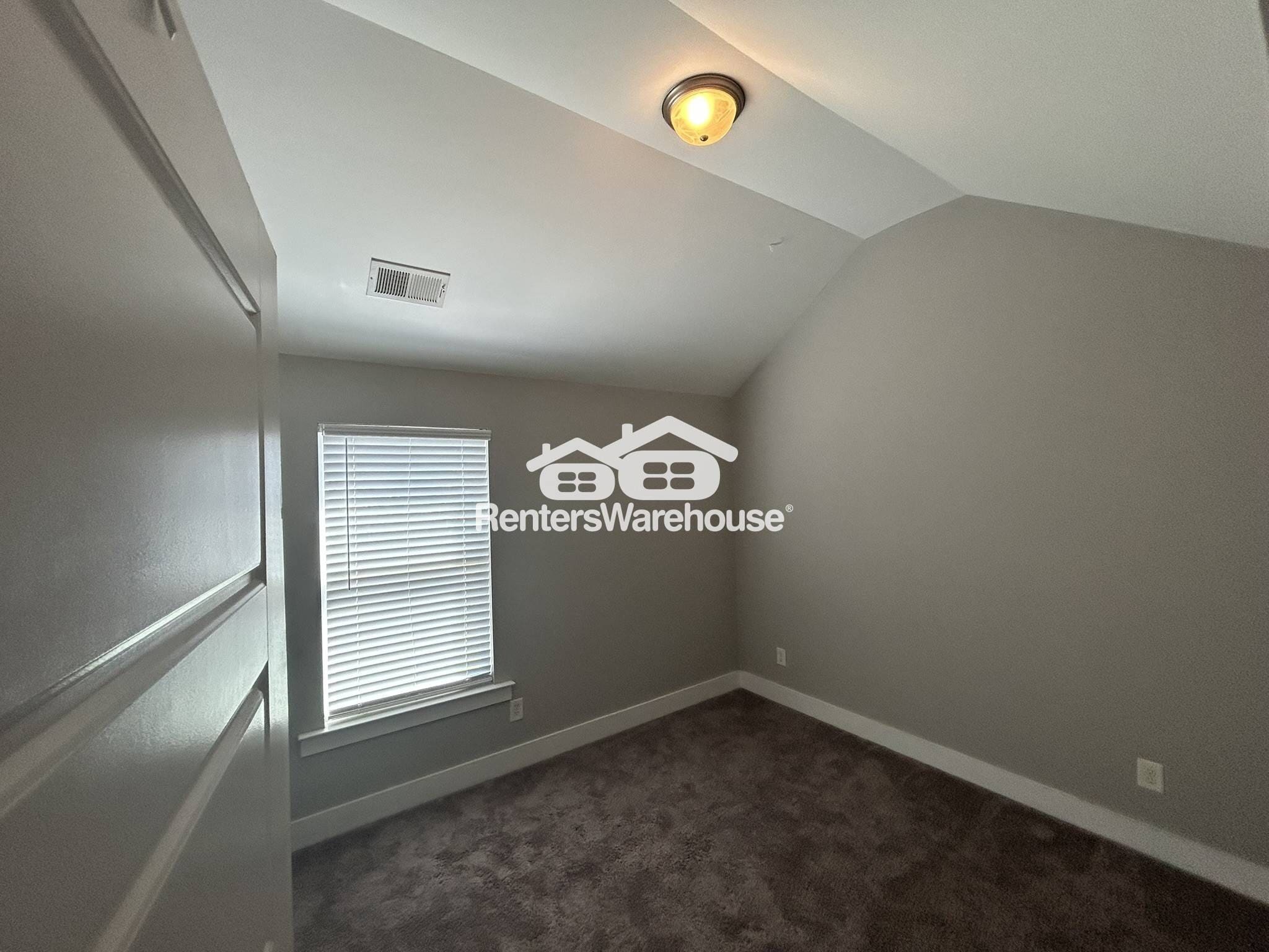 Building Photo - 581 Polo Way