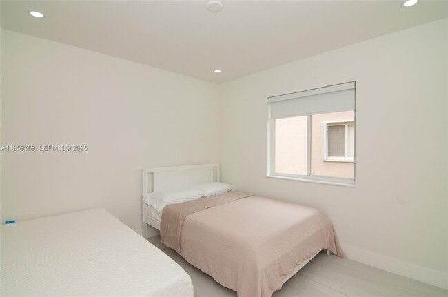 Building Photo - 4420 Dogwood Cir