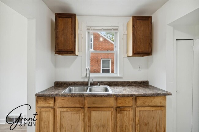 Building Photo - 13926 Rockdale St