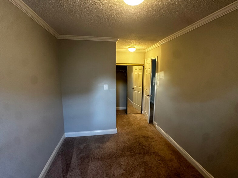 Building Photo - 2301 Farrington Ave