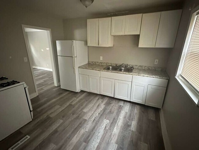 Building Photo - 14753 St Marys St