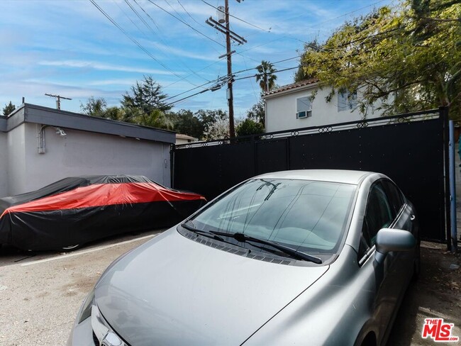 Building Photo - 11472 Ventura Blvd