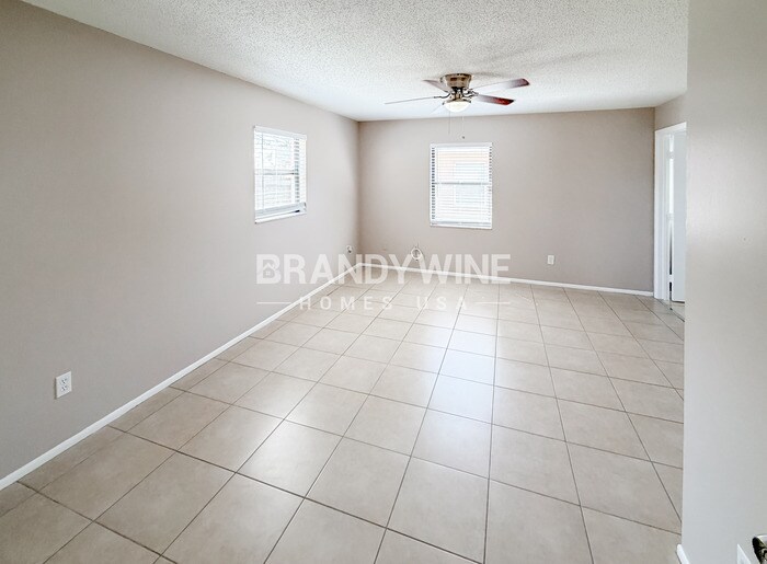 Building Photo - 403 Crabtree Ave