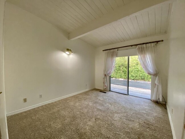 Building Photo - 930 Reddy Ave