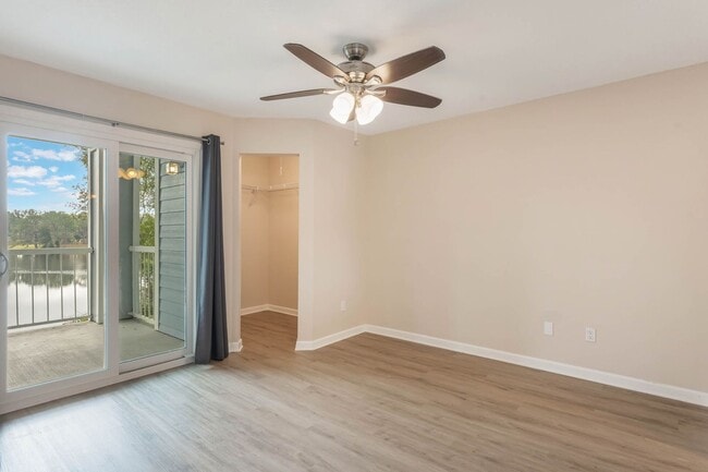 Building Photo - Beautiful LAKEFRONT Condo in Lake Mary ~ New Kitchen, New Flooring, Gated Community!