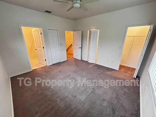 Building Photo - 379 Annies Pl