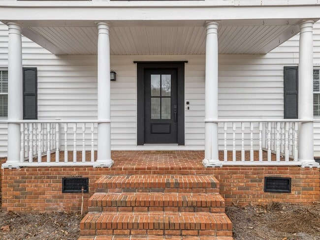 Building Photo - Luxury Living Awaits in this 6 Bedroom, 5 Bathroom Home – Elegant Comfort in a Prime Location