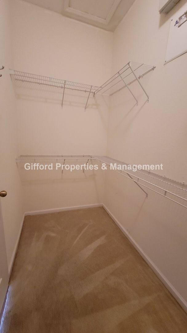 Building Photo - Beautiful Stonefield at Bartram Park Townhome