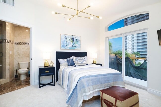 Building Photo - 247 S Ocean Blvd