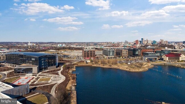 Building Photo - 2709 Light St