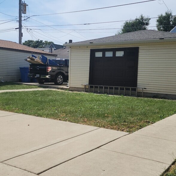 Building Photo - 5234 S Homan Ave