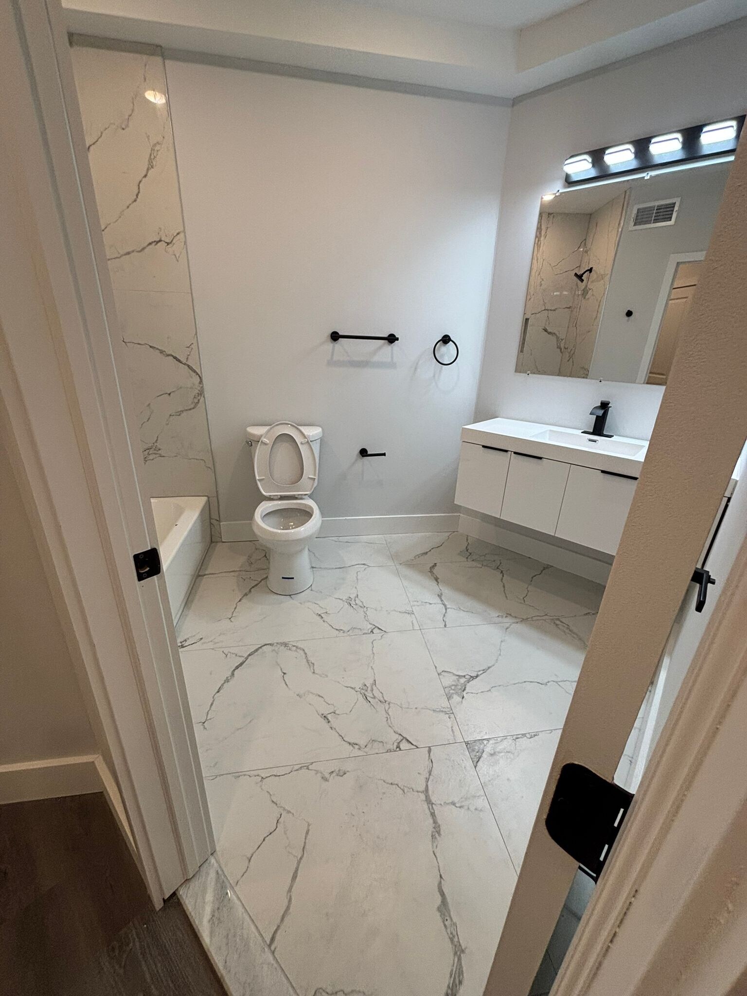 Building Photo - 713 N 42nd St