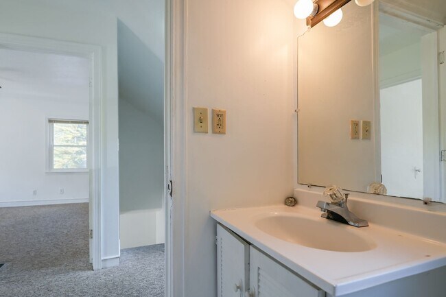 Building Photo - 2 br, 1 bath House - 127 S. ARBOR PARK