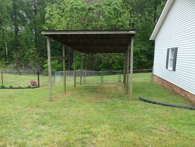 Building Photo - 10451 Edgehill Ln