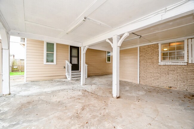 Building Photo - 1907 Lafferty Rd