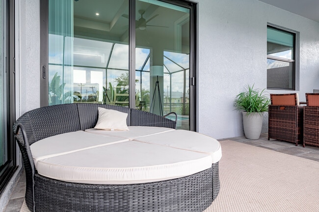 Building Photo - 3432 SW 8th St