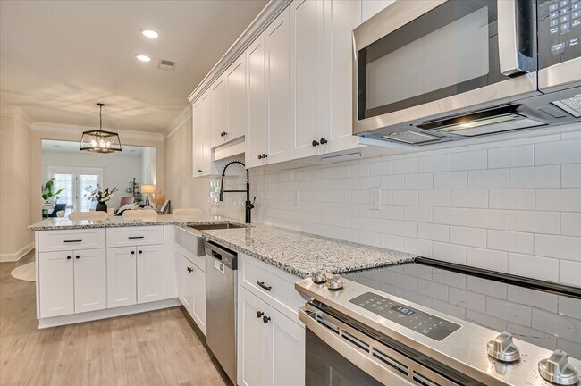 Building Photo - 312 Sumac Trail