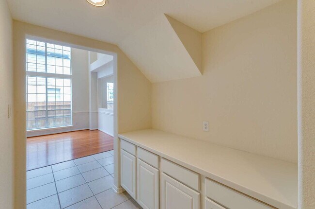 Building Photo - Spacious 5-Bedroom Home in Brazos Landing!