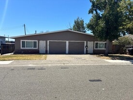 Building Photo - 1150 Smith Ln