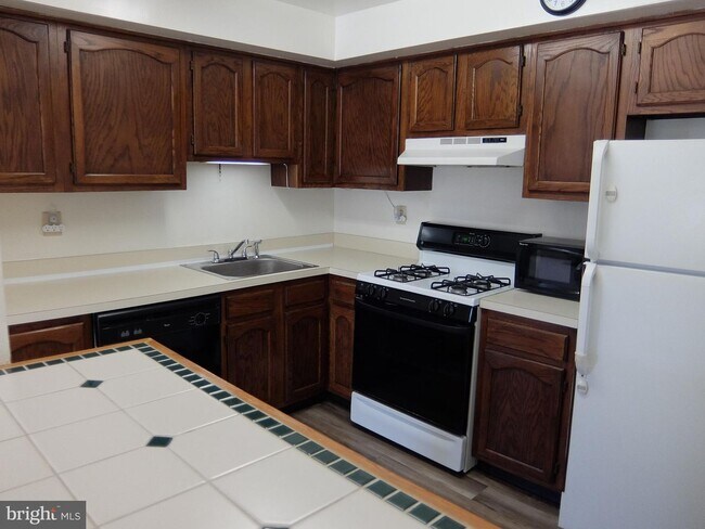 Building Photo - 309 Trinity Ct