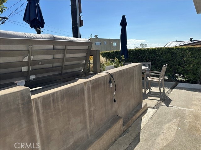 Building Photo - 220 Grandview St