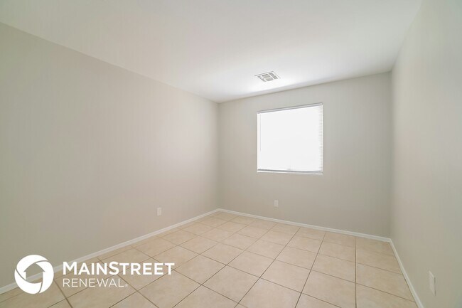 Building Photo - 2214 S 114th Ln