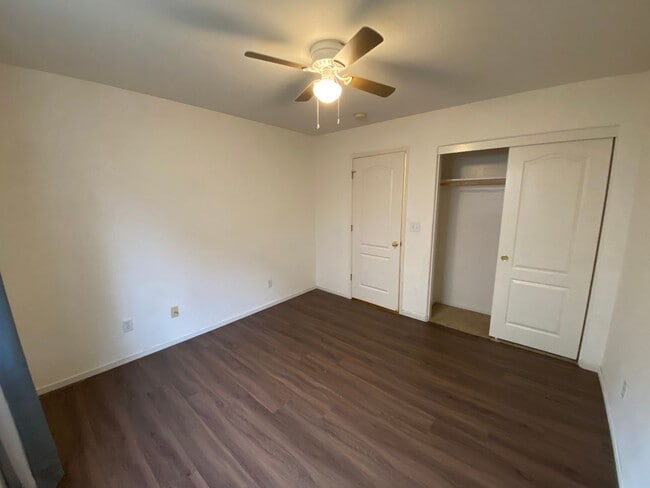 Building Photo - NW Visalia Home coming soon!!