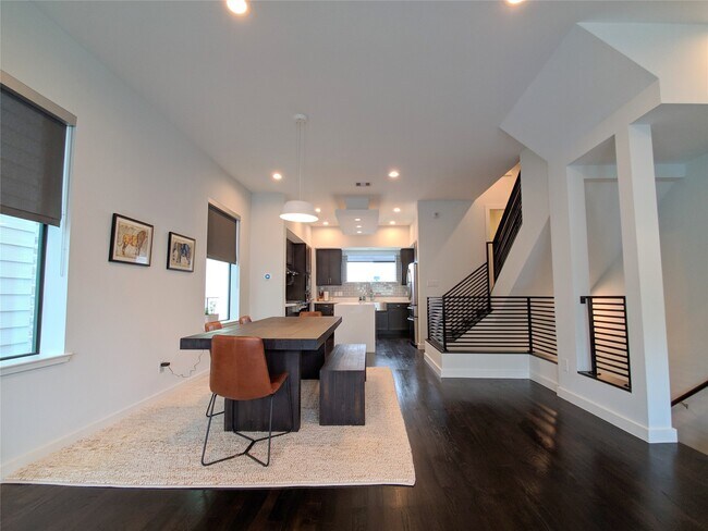 Building Photo - 4307 Schuler St