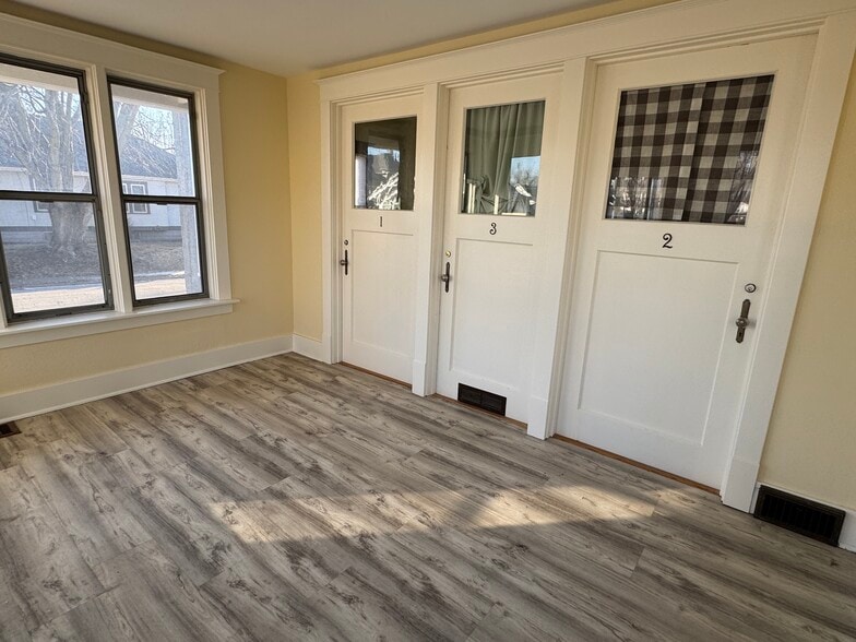 Building Photo - 2702 LeClaire St